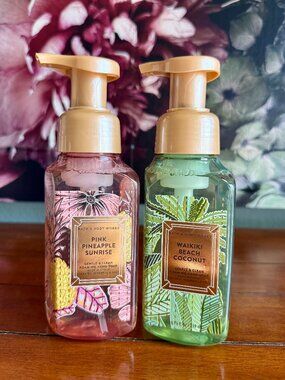 NEW 2-Pc PINK PINEAPPLE SUNRISE & WAIKIKI BEACH COCONUT Foaming Hand Soap BBW